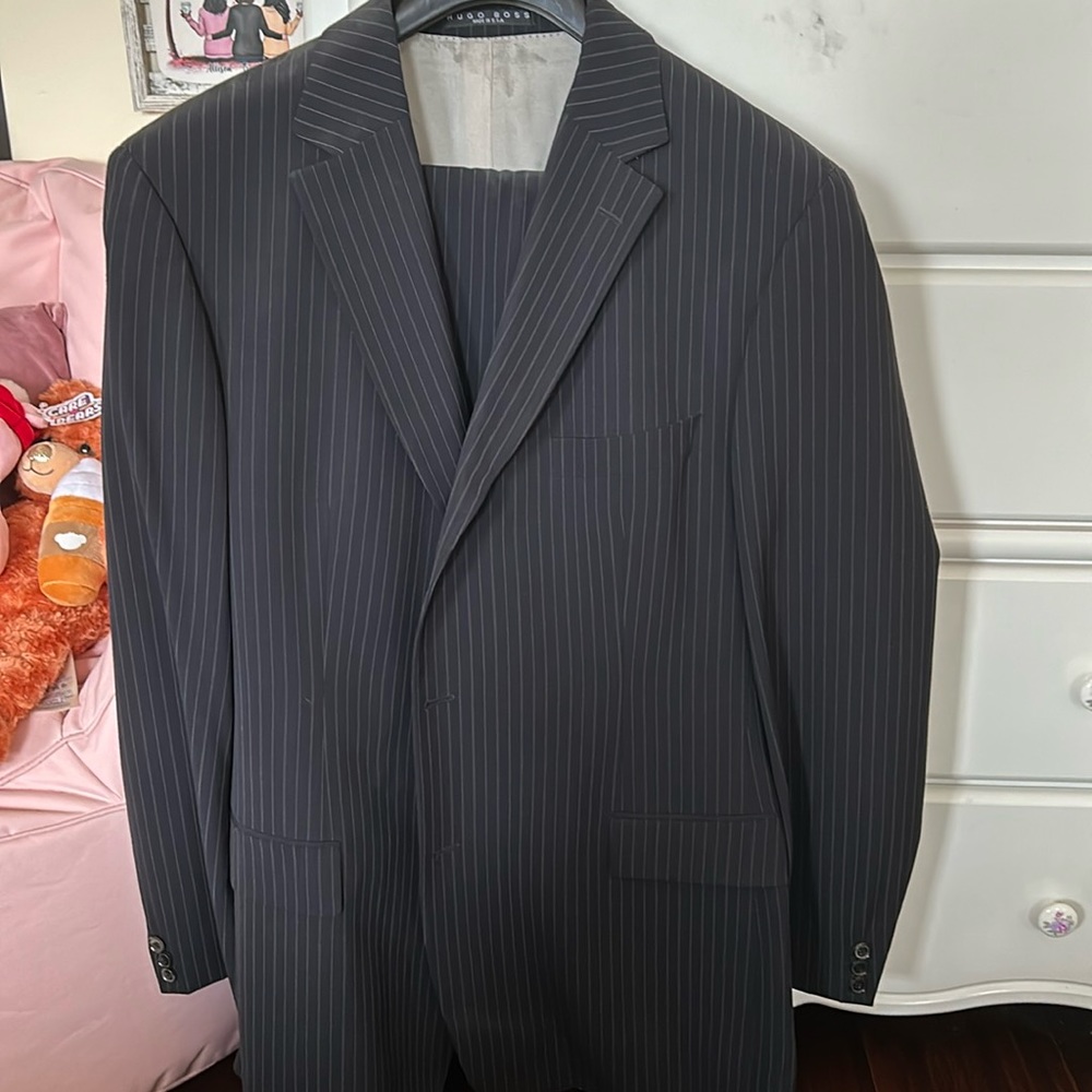 Hugo Boss suit size 48